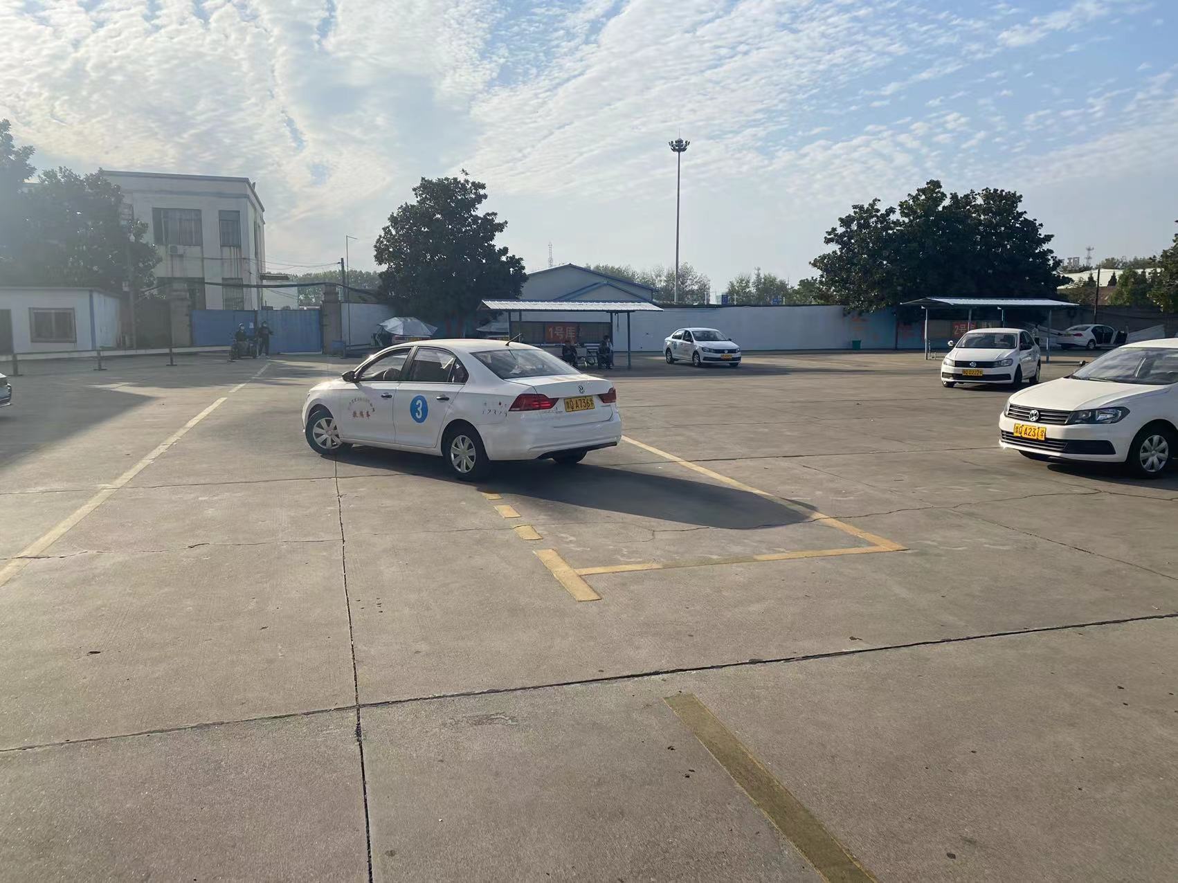 小車側方停車